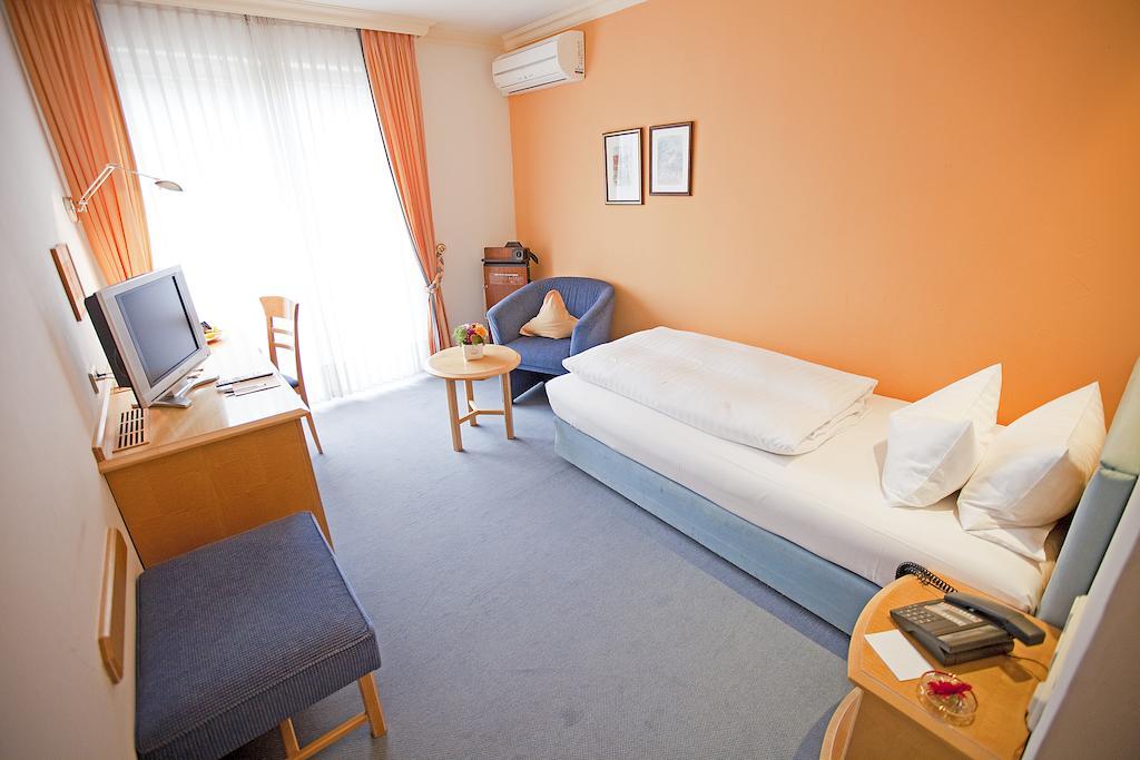 Hotel Krone Ohg Gerlingen Værelse billede