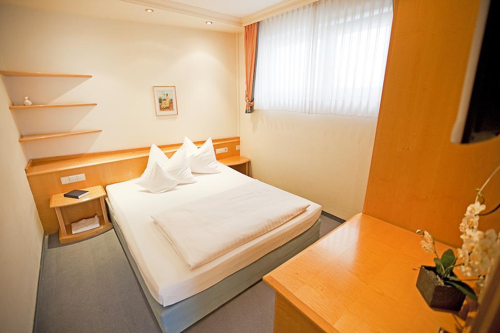 Hotel Krone Ohg Gerlingen Værelse billede