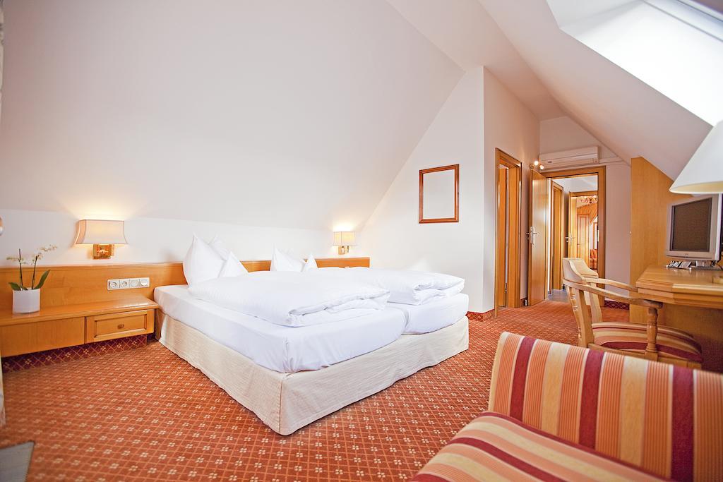 Hotel Krone Ohg Gerlingen Værelse billede